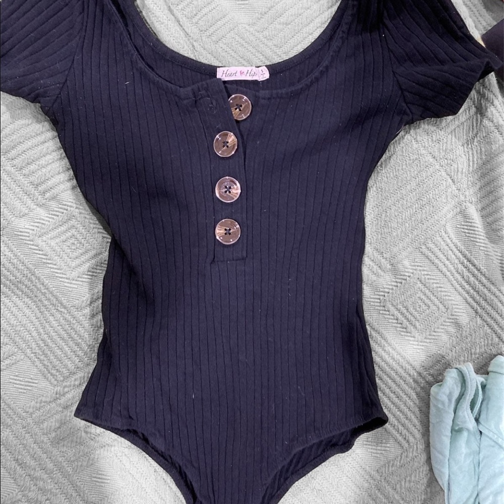 Heart & Hips black scoop neck body suit